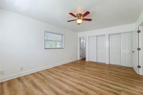 House in Brandon, Florida 4 bedrooms, 171.5 sq.m. № 2309945 - photo 20