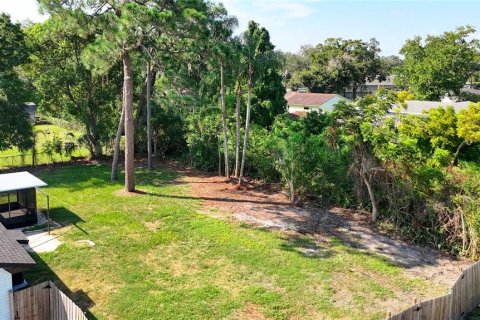 House in Brandon, Florida 4 bedrooms, 171.5 sq.m. № 2309945 - photo 3