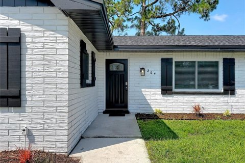 House in Brandon, Florida 4 bedrooms, 171.5 sq.m. № 2309945 - photo 5