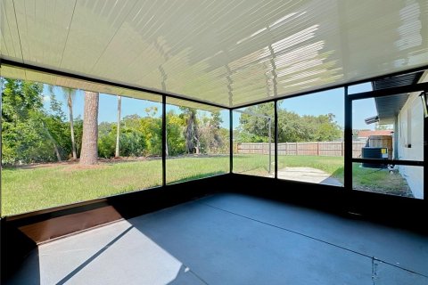 House in Brandon, Florida 4 bedrooms, 171.5 sq.m. № 2309945 - photo 28