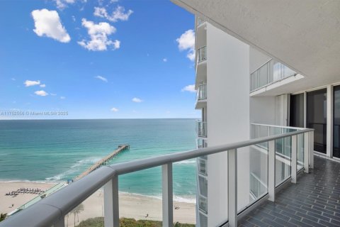Condominio en venta en Sunny Isles Beach, Florida, 2 dormitorios, 135.64 m2 № 1863412 - foto 1