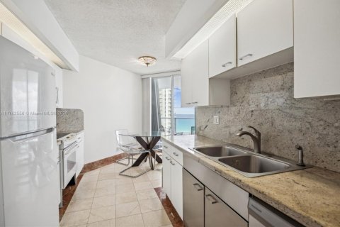 Copropriété à vendre à Sunny Isles Beach, Floride: 2 chambres, 135.64 m2 № 1863412 - photo 5