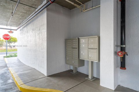 Apartment in Miami, Florida 2 bedrooms, 82.87 sq.m. № 2000712 - photo 18