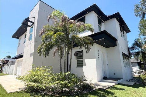 Villa ou maison à Tampa, Floride 4 chambres, 245.73 m2 № 2103163