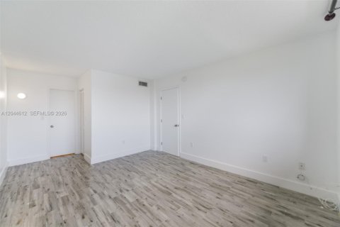 Condo in Aventura, Florida, 1 bedroom № 2242363 - photo 13