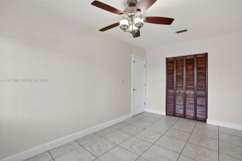 House in Homestead, Florida 3 bedrooms, 100.8 sq.m. № 2036414 - photo 18