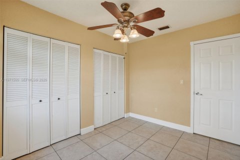 House in Homestead, Florida 3 bedrooms, 100.8 sq.m. № 2036414 - photo 21