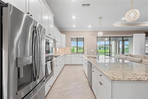 Villa ou maison à vendre à Lakewood Ranch, Floride: 3 chambres, 186.36 m2 № 2410182 - photo 8