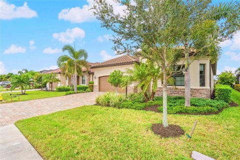 Villa ou maison à LAKEWOOD NATIONAL à Lakewood Ranch, Floride 3 chambres, 186.36 m2 № 2410182