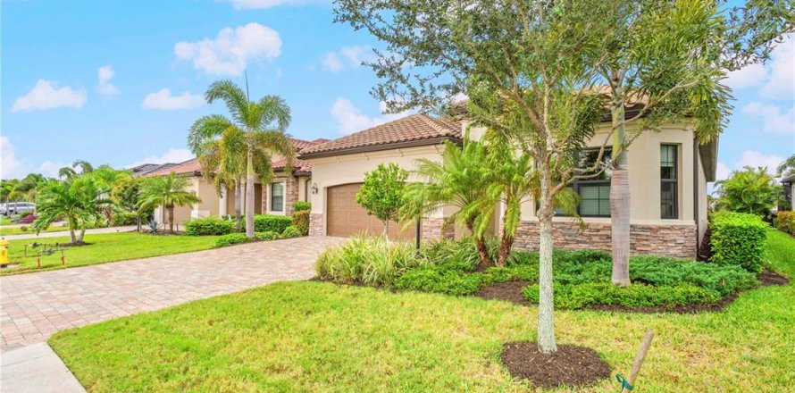 Villa ou maison à LAKEWOOD NATIONAL à Lakewood Ranch, Floride 3 chambres, 186.36 m2 № 2410182