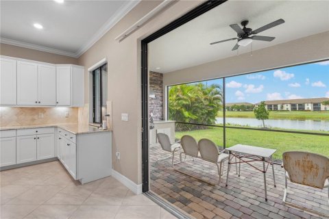 Villa ou maison à vendre à Lakewood Ranch, Floride: 3 chambres, 186.36 m2 № 2410182 - photo 11