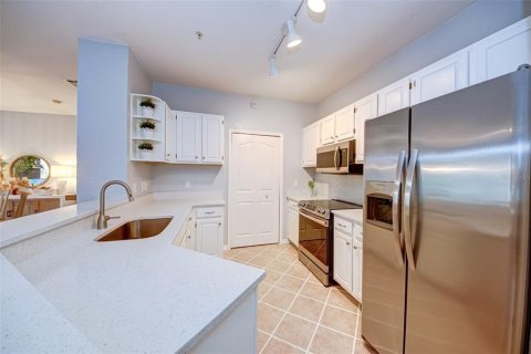 Condo in Kissimmee, Florida, 2 bedrooms  № 1718037 - photo 8