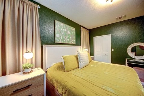 Condo in Kissimmee, Florida, 2 bedrooms  № 1718037 - photo 12