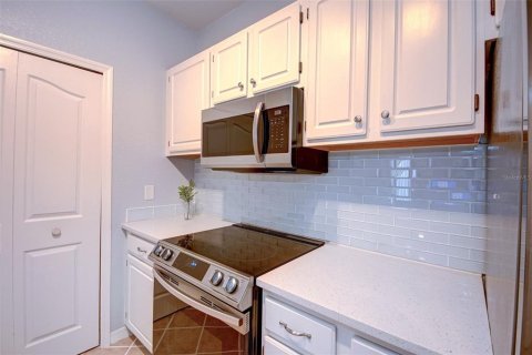 Condo in Kissimmee, Florida, 2 bedrooms  № 1718037 - photo 10
