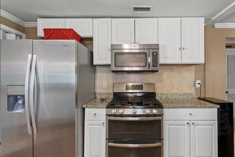 House in Dunedin, Florida 2 bedrooms, 102.19 sq.m. № 1899067 - photo 7