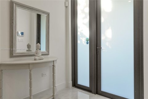 Immobilier commercial à vendre à Miami, Floride: 464.51 m2 № 1940306 - photo 15