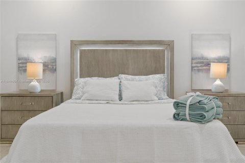 Immobilier commercial à vendre à Miami, Floride: 464.51 m2 № 1940306 - photo 3