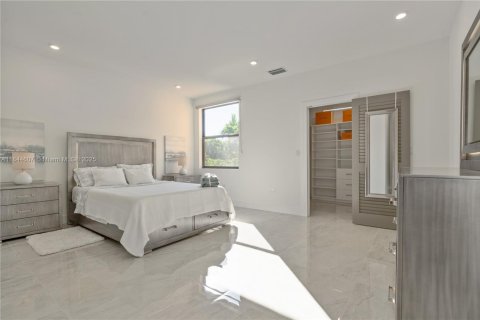 Immobilier commercial à vendre à Miami, Floride: 464.51 m2 № 1940306 - photo 16