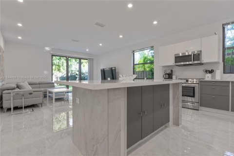 Immobilier commercial à vendre à Miami, Floride: 464.51 m2 № 1940306 - photo 30