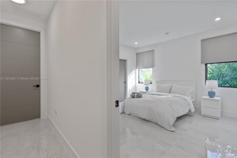 Immobilier commercial à vendre à Miami, Floride: 464.51 m2 № 1940306 - photo 25