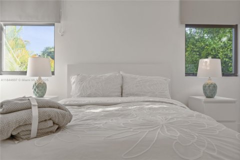 Immobilier commercial à vendre à Miami, Floride: 464.51 m2 № 1940306 - photo 21