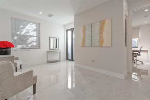 Immobilier commercial à vendre à Miami, Floride: 464.51 m2 № 1940306 - photo 28