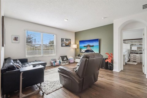 Casa en venta en Davenport, Florida, 4 dormitorios, 171.96 m2 № 2099586 - foto 5