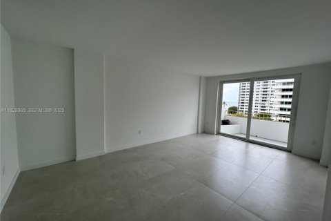 Condo in Key Biscayne, Florida, 2 bedrooms № 1988873 - photo 8