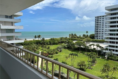 Condo in Key Biscayne, Florida, 2 bedrooms № 1988873 - photo 23