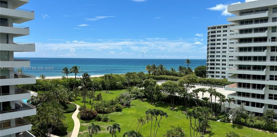 Condo in Key Biscayne, Florida, 2 bedrooms № 1988873