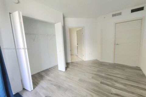 Condo in Miami, Florida, 2 bedrooms  № 1874754 - photo 10