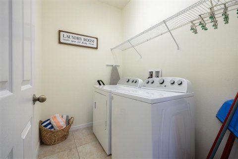 Townhouse in Kissimmee, Florida 4 bedrooms, 177.16 sq.m. № 1720885 - photo 27
