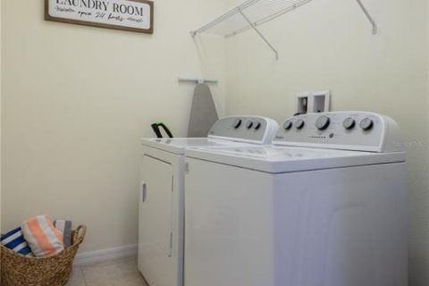 Townhouse in Kissimmee, Florida 4 bedrooms, 177.16 sq.m. № 1720885 - photo 28