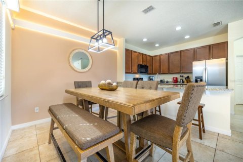 Townhouse in Kissimmee, Florida 4 bedrooms, 177.16 sq.m. № 1720885 - photo 10