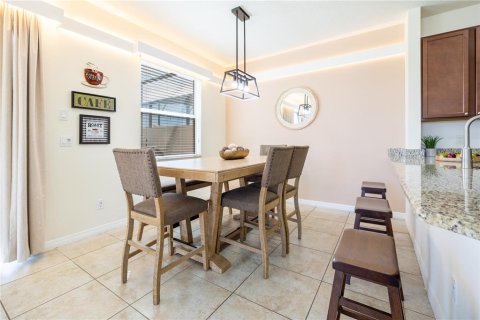 Townhouse in Kissimmee, Florida 4 bedrooms, 177.16 sq.m. № 1720885 - photo 9