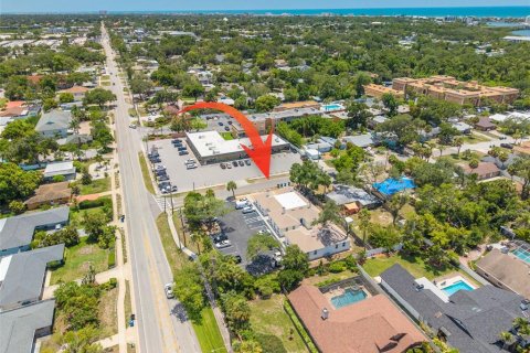 Commercial property in Largo, Florida № 1657286 - photo 9
