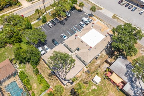 Commercial property in Largo, Florida № 1657286 - photo 12