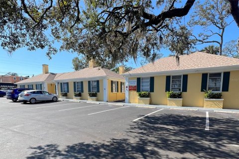 Commercial property in Largo, Florida № 1657286 - photo 2
