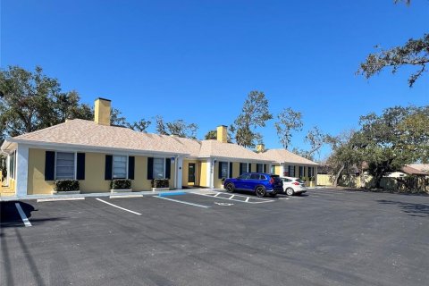 Commercial property in Largo, Florida № 1657286 - photo 3