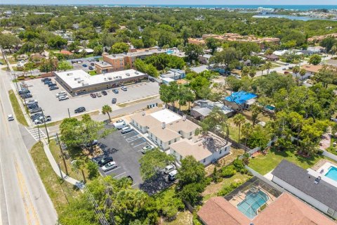 Commercial property in Largo, Florida № 1657286 - photo 14