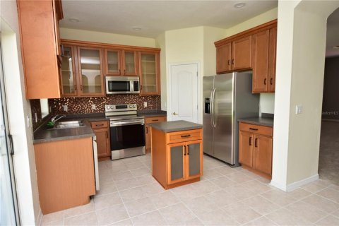House in Brooksville, Florida 4 bedrooms, 214.51 sq.m. № 1784731 - photo 12