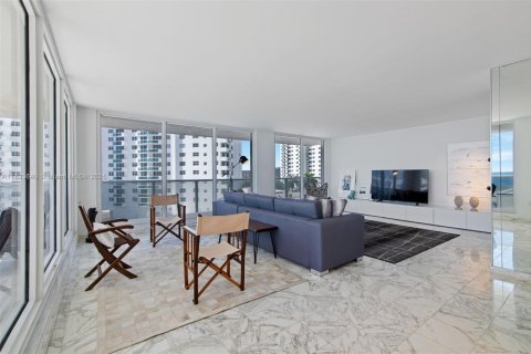 Copropriété à vendre à Hollywood, Floride: 2 chambres, 173.54 m2 № 2186685 - photo 12