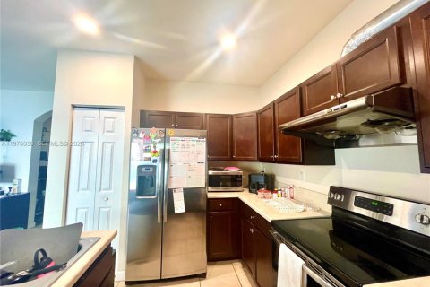 Купить таунхаус в Хайалиа, Флорида 3 спальни, 154.96м2, № 2033702 - фото 11