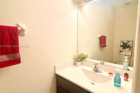 Купить таунхаус в Хайалиа, Флорида 3 спальни, 154.96м2, № 2033702 - фото 13
