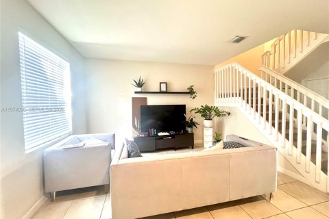 Купить таунхаус в Хайалиа, Флорида 3 спальни, 154.96м2, № 2033702 - фото 4