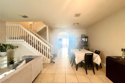 Купить таунхаус в Хайалиа, Флорида 3 спальни, 154.96м2, № 2033702 - фото 6