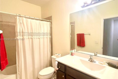 Купить таунхаус в Хайалиа, Флорида 3 спальни, 154.96м2, № 2033702 - фото 18