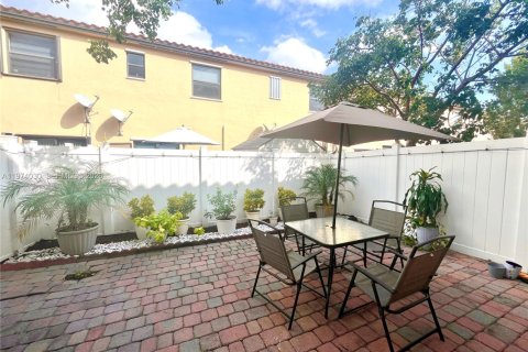 Купить таунхаус в Хайалиа, Флорида 3 спальни, 154.96м2, № 2033702 - фото 25