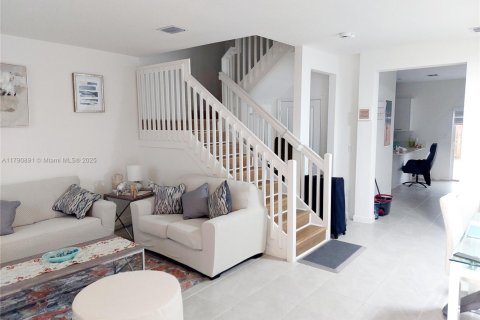 Купить таунхаус в Майами, Флорида 3 спальни, 149.76м2, № 2012120 - фото 23