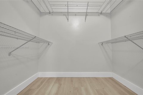 Снять в аренду кондоминиум в Тамарак, Флорида 2 спальни, 108.05м2, № 1818133 - фото 16